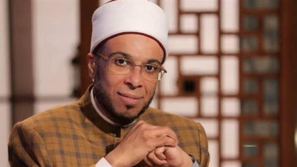 محمد أبو بكر: الحج بتأشيرة زيارة خداع.. ومن ترك أبويه لمسؤولية شركات السياحة عاق
