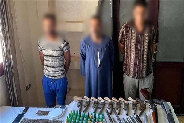 الأمن العام يضبط 13 متهمًا لارتكابهم جرائم سرقات بالمحافظات