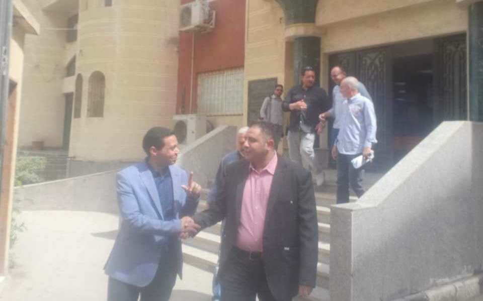 بالصور.. نائب محافظ القاهرة يتفقد أعمال الرصف والتطوير الجارية بشوارع حي الزيتون