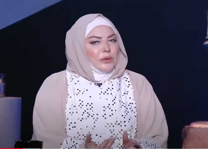 «مشهد ساخن في نهار رمضان».. ميار الببلاوي تكشف سبب دعائها على إيناس الدغيدي بالحرم المكي