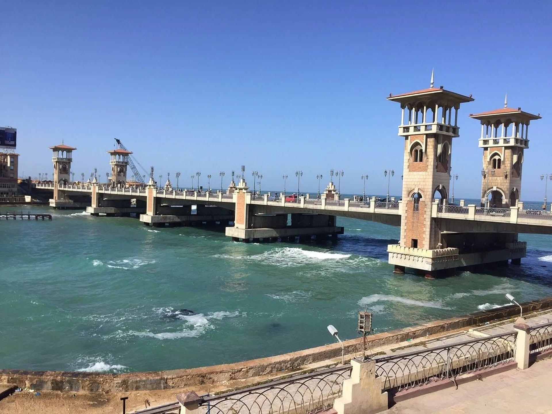هبوط مفاجئ في كوبري ستانلي بالإسكندرية