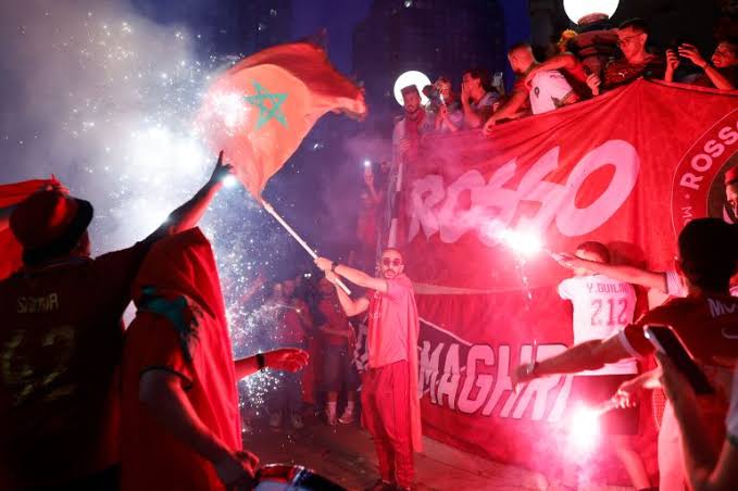 فوضى في شوارع باريس من مشجعي منتخب المغرب عقب خروجه من كأس العالم 2026