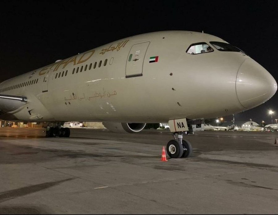 طائرة شحن عسكرية إماراتية تهبط في تل أبيب أثناء القمة العربية