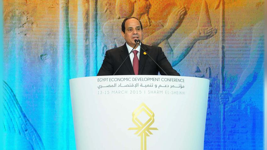 السيسي يطلب من جون كيري "منحة للشعب المصري".. والأخير: "لا أملك شيء"