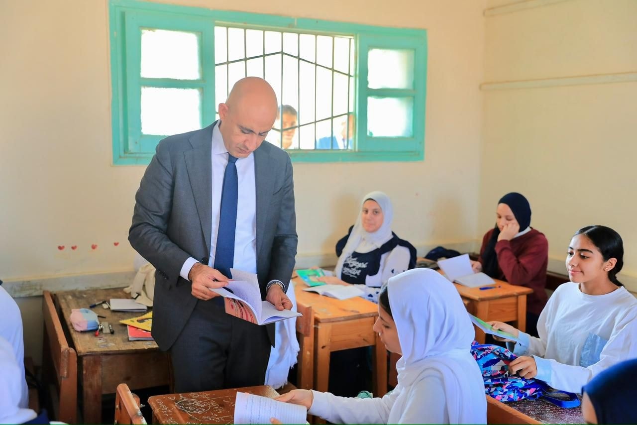 التعليم تلزم 3 معلمين بمراجعة تقييمات الطلاب